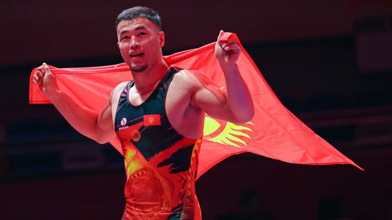 Акжол Махмудов франциялык дүйнөлүк чемпионду жеңди